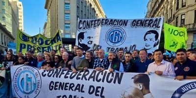 CGT y CTA abandonan negociación del salario mínimo con Milei