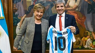FMI llega a Argentina con presión del dólar en año electoral