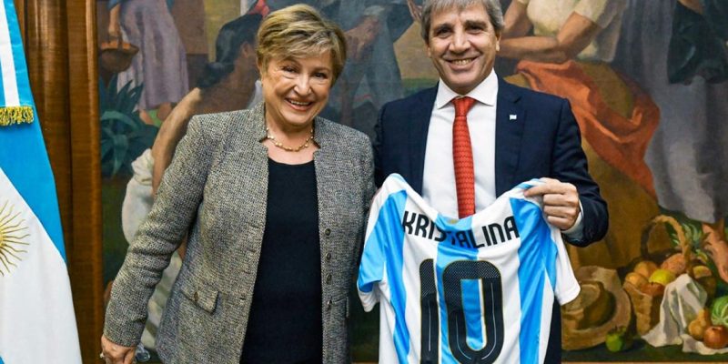 FMI llega a Argentina con presión del dólar en año electoral