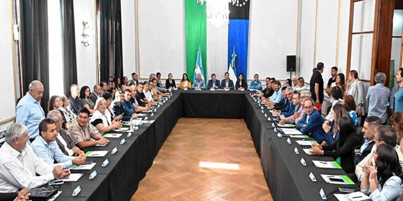 Weretilneck propone compensación para 14 municipios de Neuquén