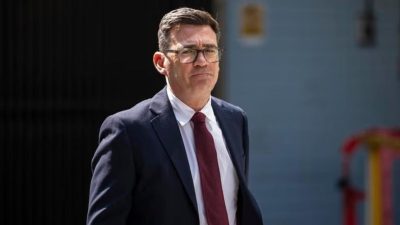 Reino Unido advierte a Milei sobre Malvinas y alerta militar