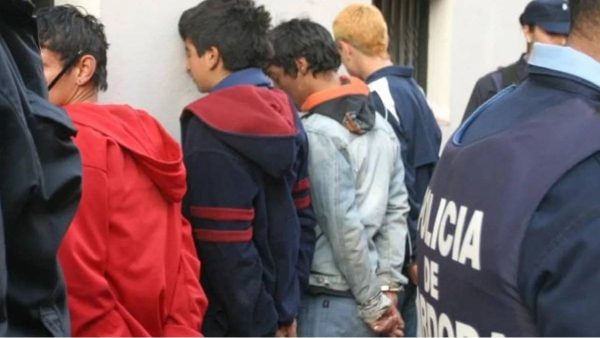 Justicia suspende por 60 días ley que baja imputabilidad a 14 años