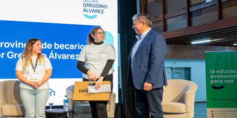 Neuquén abre nueva inscripción para becas Gregorio Álvarez