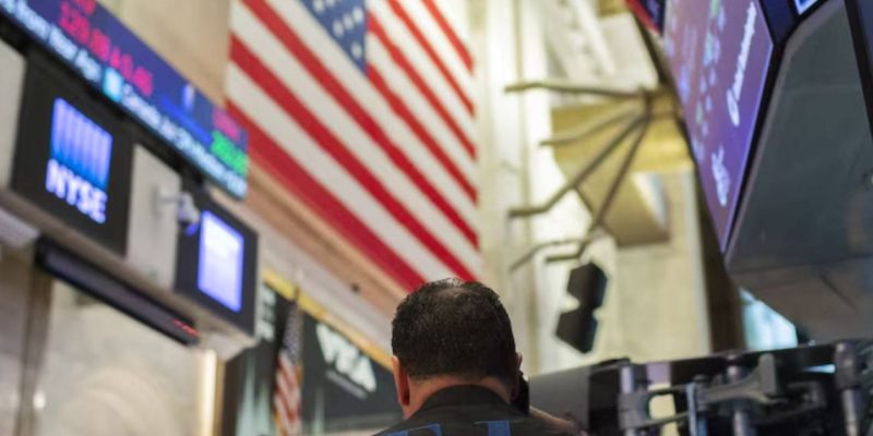 Riesgo país supera 620 puntos por salida de inversores y crisis económica