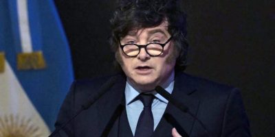Javier Milei viaja a España como jefe de campaña de la ultraderecha