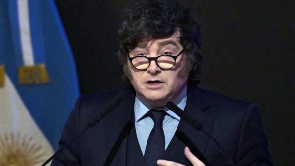 Javier Milei viaja a España como jefe de campaña de la ultraderecha