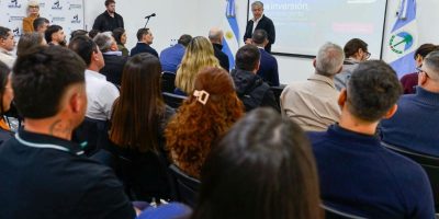 Rolando Figueroa presenta obras del presupuesto 2027 en gira