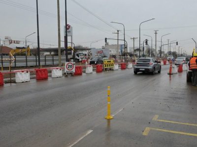 Avenida Mosconi en Neuquén: avances en colectoras y estacionamiento