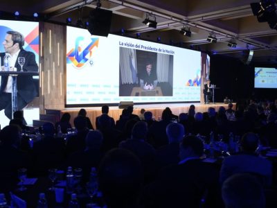 Empresarios de IDEA apoyan modelo económico pero plantean límites